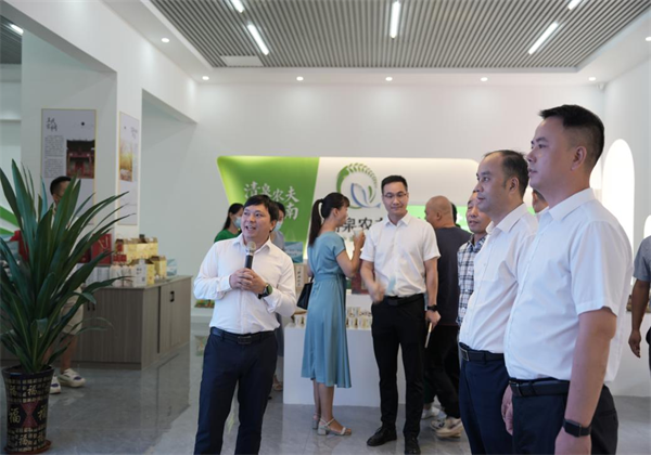 衡南縣正式啟用電子商務公共服務中心 惠農網助力電商發展“加速跑”